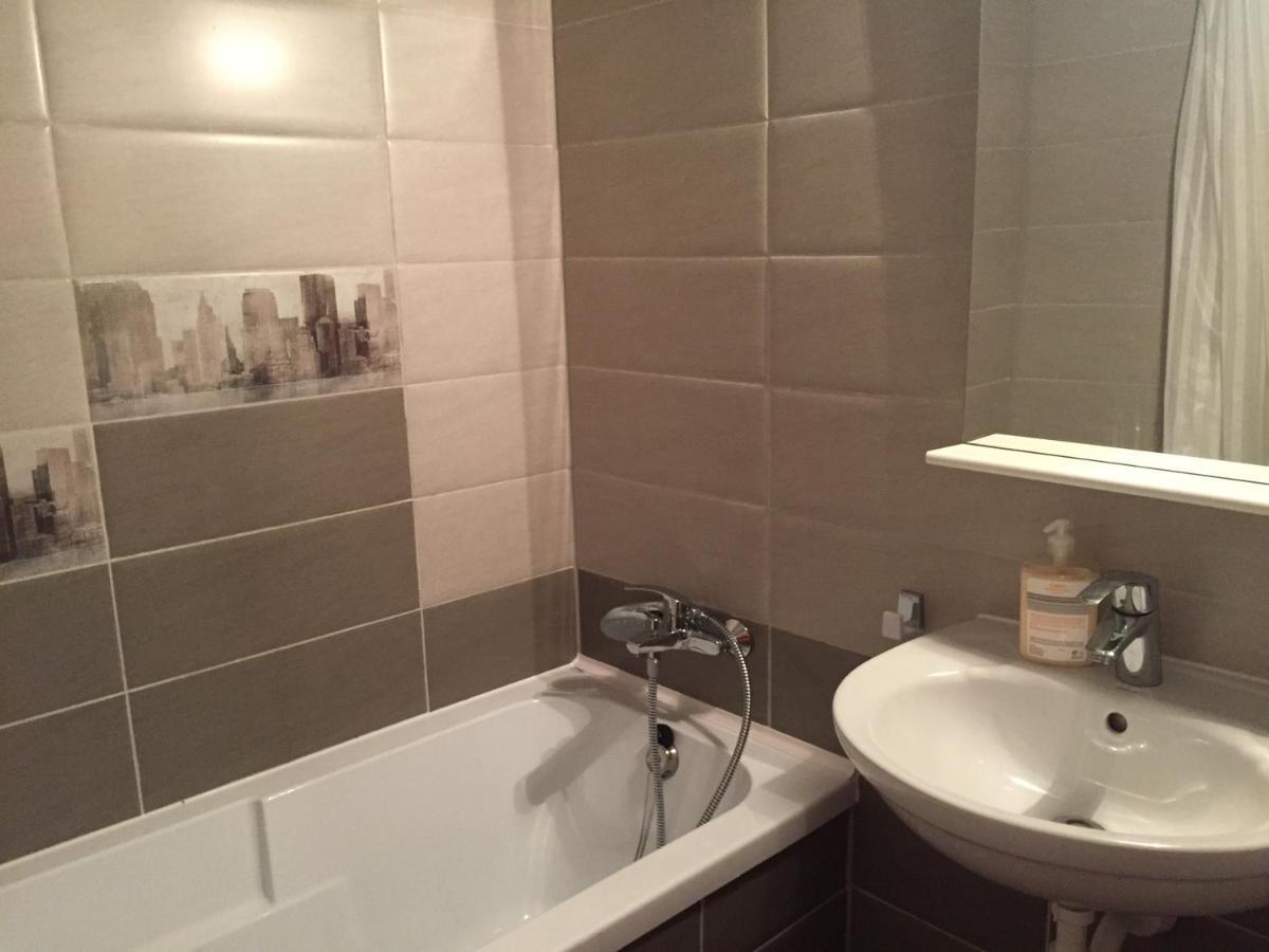 Aki Studio Apartment Brasov Ngoại thất bức ảnh